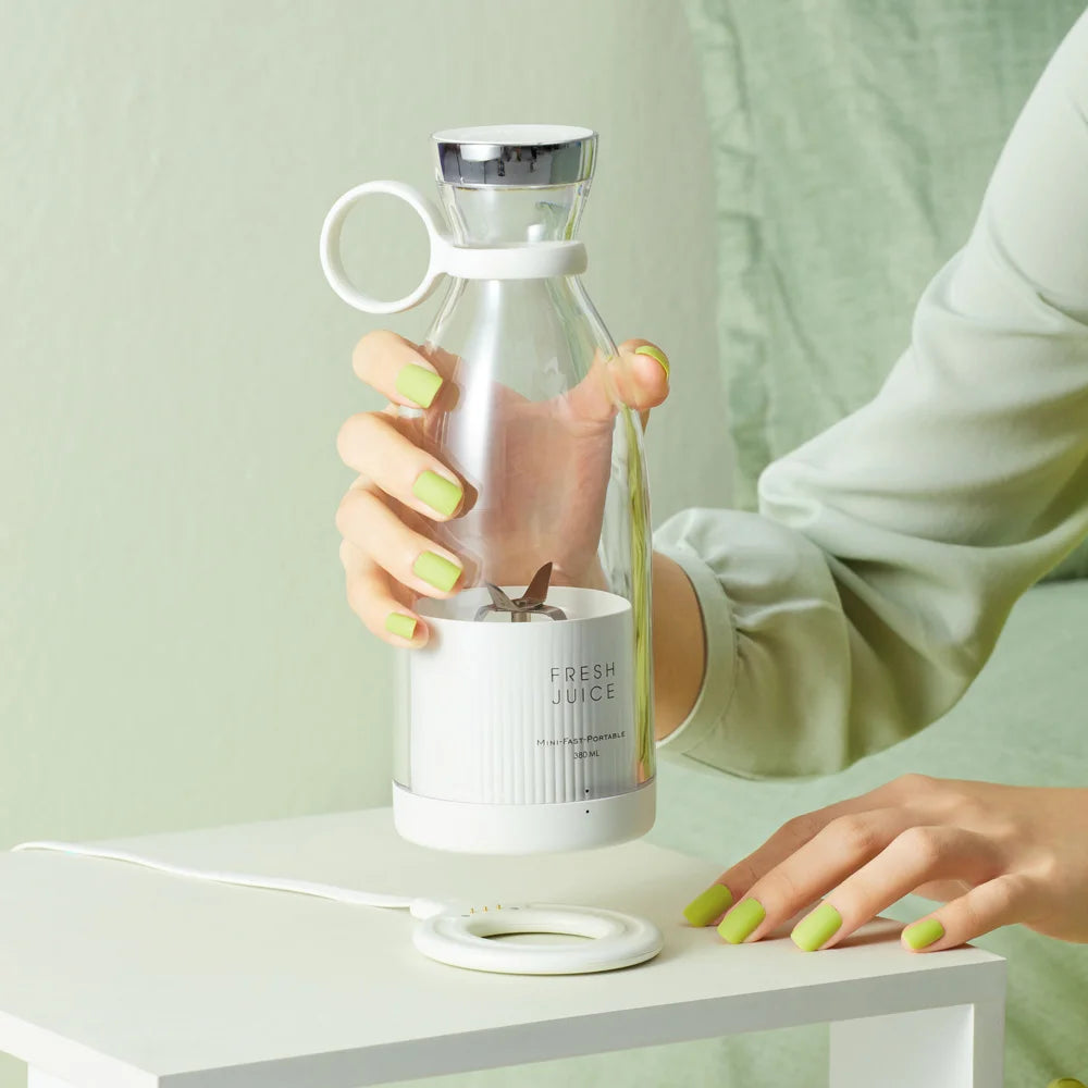 Portable Juicer Mixer Blender - USB Rechargeable Smoothie Maker for Fresh Juice, Shakes, and More